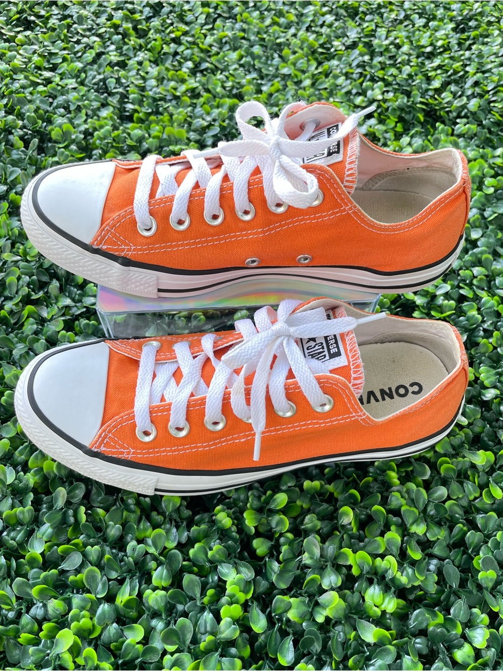 Converse unisex Low Top Canvas Sneaker - Orange, men 5.5 women 7.5